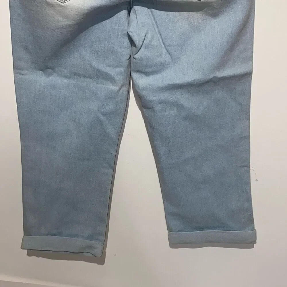 YMI Wanna‎ Betta Butt Distressed Light Wash Cropped Jeans Size 6 C107666 Capris